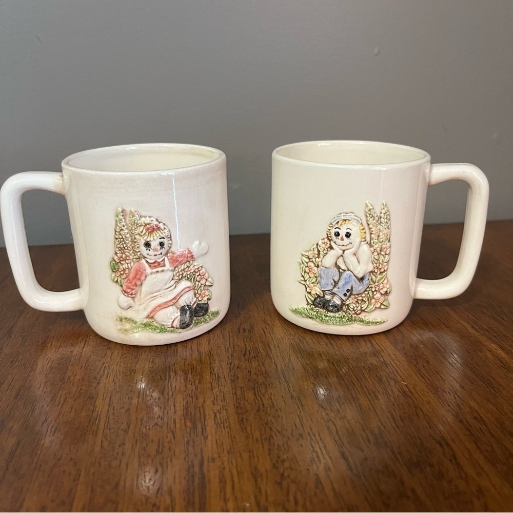 Vintage child's Raggedy Ann and Andy cup/mug. - Picture 1 of 14